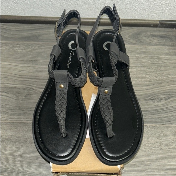 Genevive T-Strap Sandals in faux leather - Picture 2 of 6